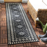 Safavieh Veranda 2-ft-7-in x 5-ft Black/Creme Indoor/Outdoor Abstract Coastal Throw Rug