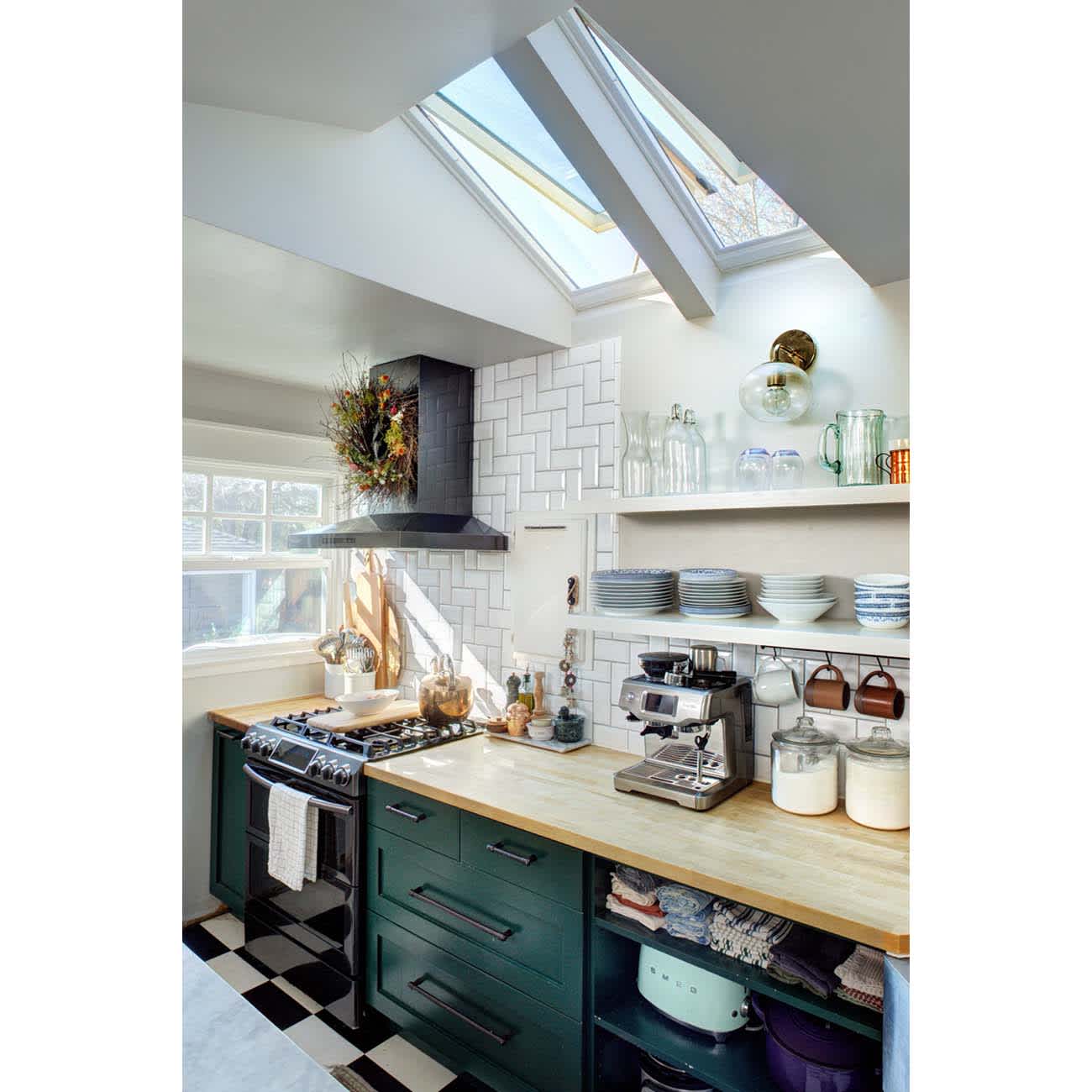 VELUX Deck Mount VS Manual Vent Skylight Laminate C01
