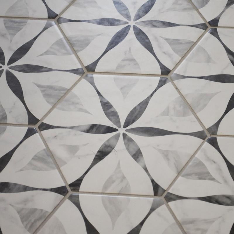 Classico Bardiglio Hex Flower 7 in. x 8 in. Porcelain Floor and Wall Tile (7.5 sq. ft./Case)