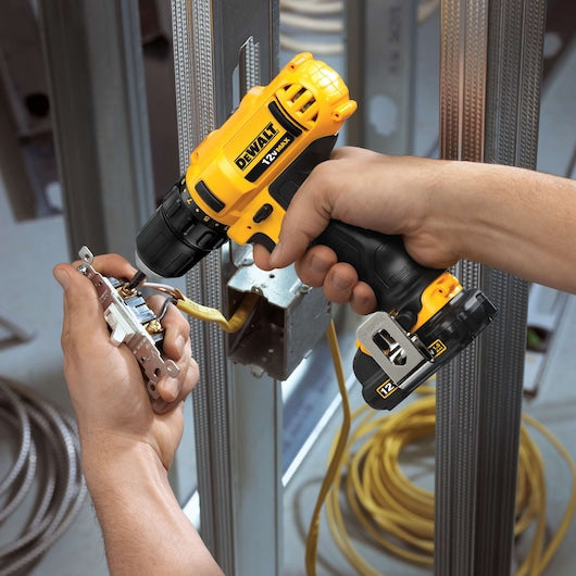 DEWALT 12-Volt MAX 3/8-in Cordless Drill/Driver Kit with Charger and 1 Battery