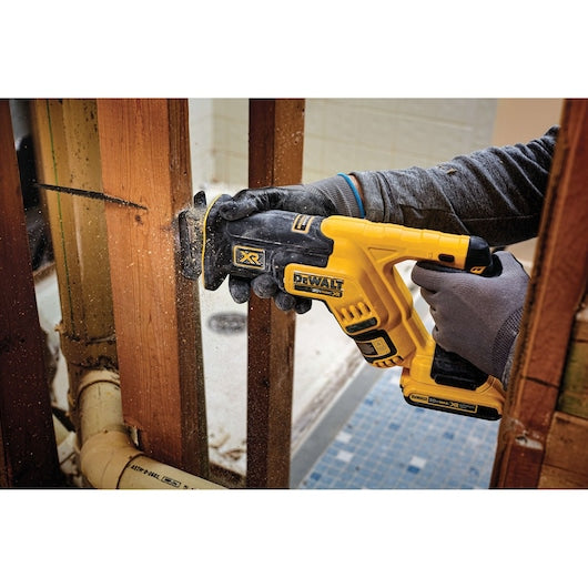 DEWALT 20-Volt MAX XR Cordless Brushless Compact Reciprocating Saw Kit with Two 5.0Ah Batteries, Charger and Bag