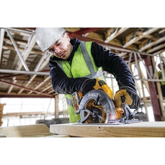 FLEXVOLT 60-Volt MAX Lithium-Ion Cordless Brushless 7-1/4 in. Circular Saw with Battery and Bonus 1/2 in. Impact Wrench