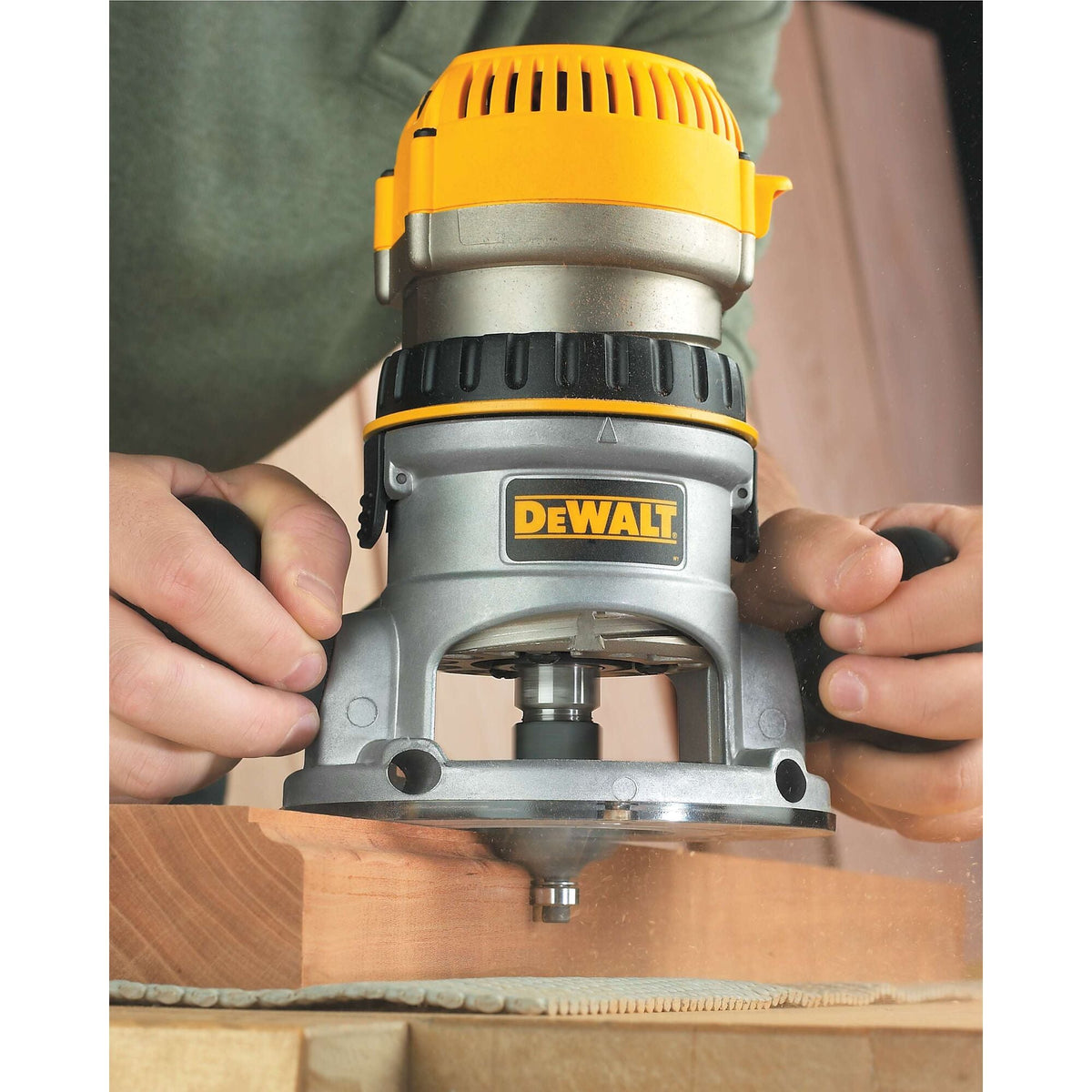 DEWALT 1.75 HP Fixed Base Router, Corded