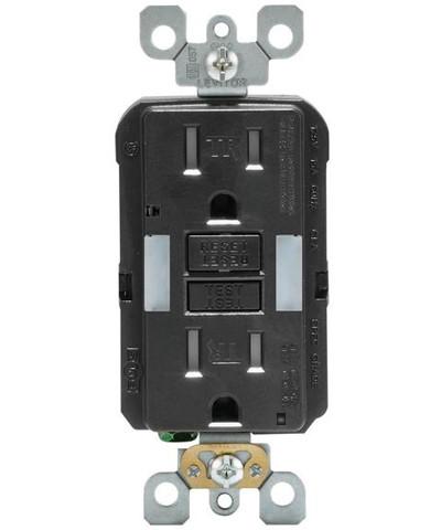Leviton 15 Amp Self-Test SmartlockPro Combo Duplex Guide Light and Tamper-Resistant GFCI Outlet, White