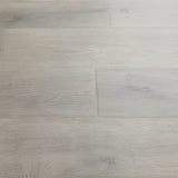 Outlast+ Natural Cascade Oak 12 mm T x 7.5 in. W Waterproof Laminate Wood Flooring (19.6 sqft/case)