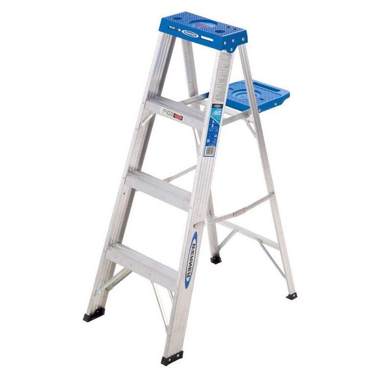 Werner 4 ft. H Aluminum Step Ladder Type I 250 lb. capacity