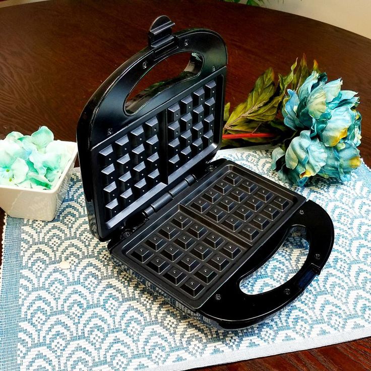 Black Waffle Maker