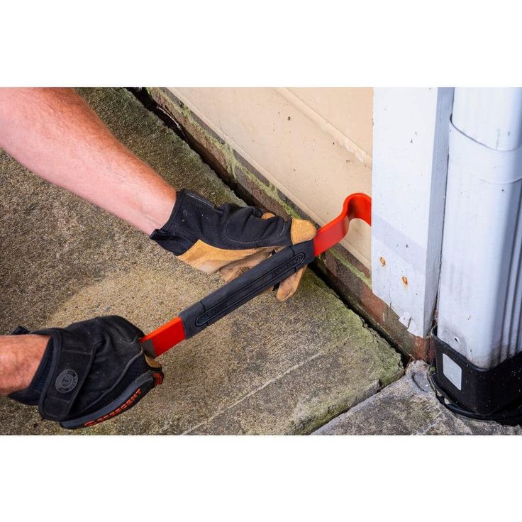 Crescent 15 in. Flat Pry Bar with Grip
