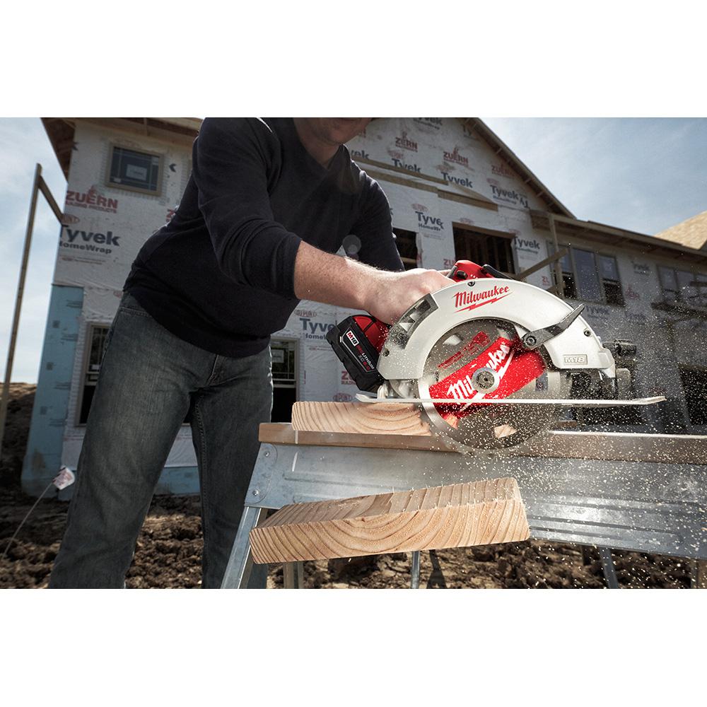 M18 18-Volt Lithium-Ion Brushless Cordless 7-1/4 in. Circular Saw Kit with 1 Battery 5.0Ah, Charger and Bag