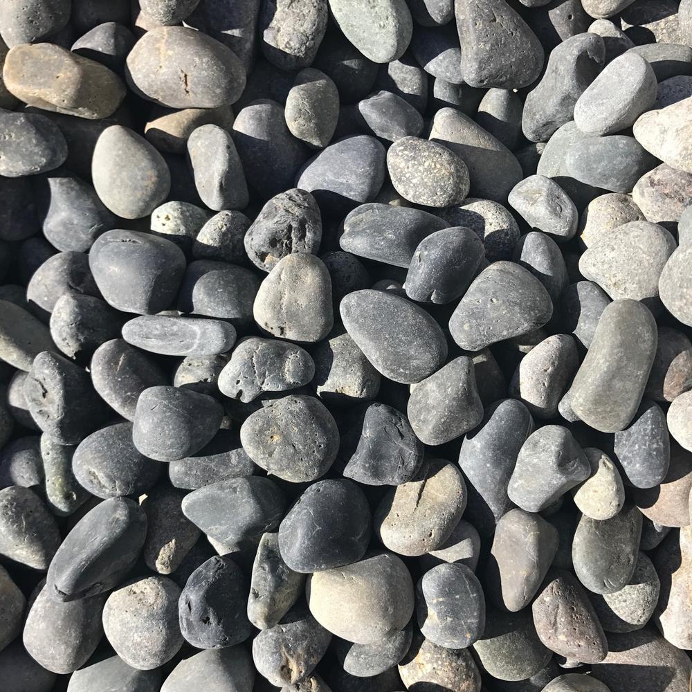 Butler Arts 1/2 in. to 1 in. Black Mexican Beach Pebble (500 lbs. Mini Sack) - Super Arbor