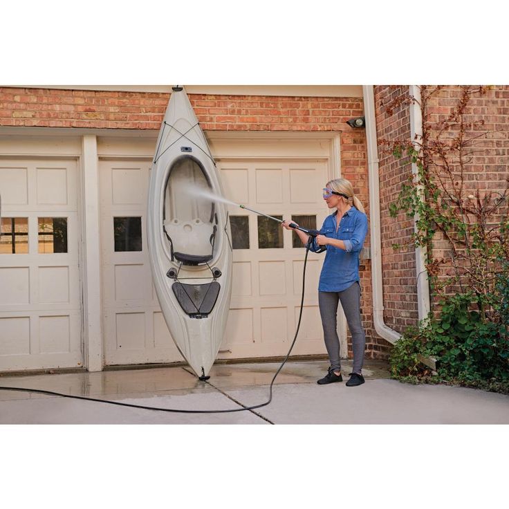 PowerBoss 2800 PSI 2.3 GPM Cold Water Gas Pressure Washer with Honda GCV160 OHV Engine and Quick Connect Spray Tips