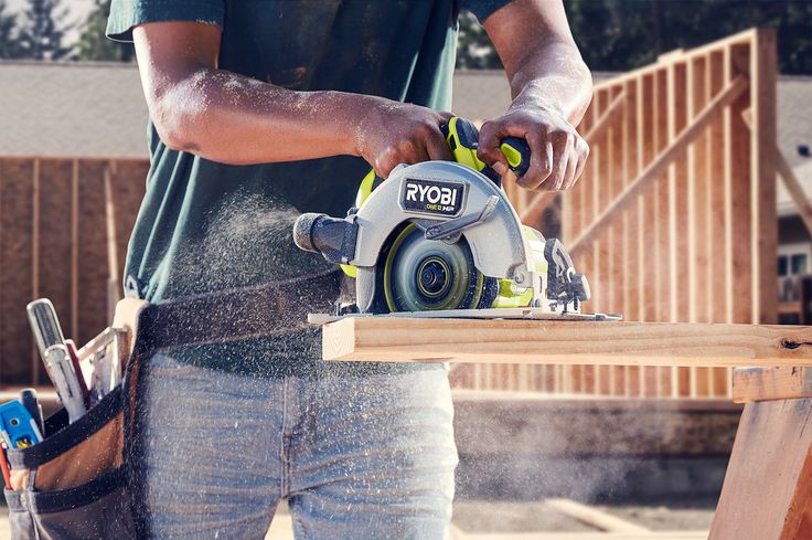 18-Volt Cordless Brushless 7-1/4 in. Circular Saw with 4.0 Ah Lithium-Ion Battery and Charger