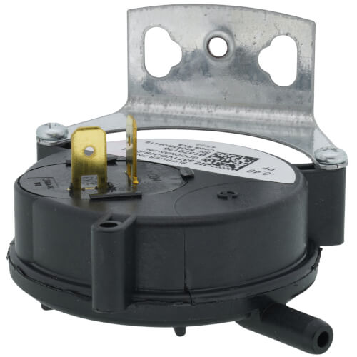 Goodman-Amana B1370126 pressure switch - front view (Product Type: Pressure Switch)