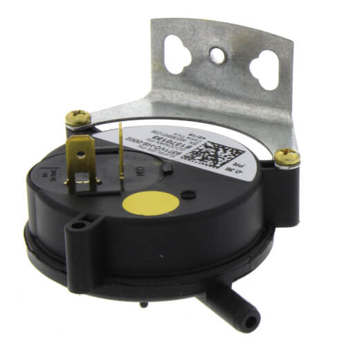 Goodman-Amana B1370133 pressure switch - front view (Product Type: Pressure Switch)