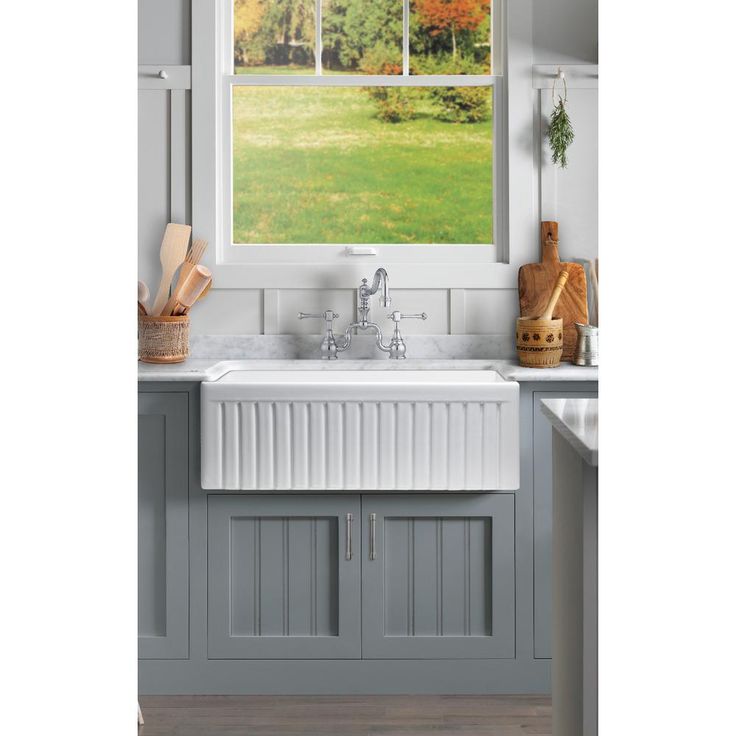Sutton Place Farmhouse Fireclay 30 in. Single Bowl Kitchen Sink with Grid with Grid and Strainer