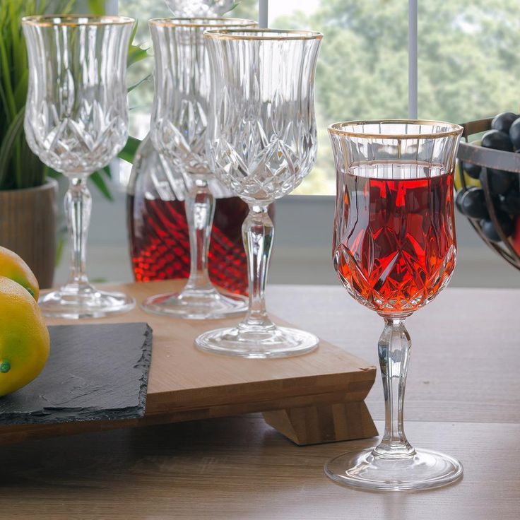 Opera Gold Collection Set of 4 Crystal Wine Glass with Gold Rim