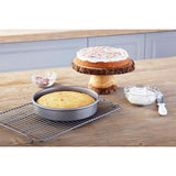 Commercial II 9 in. Round Cake Pan