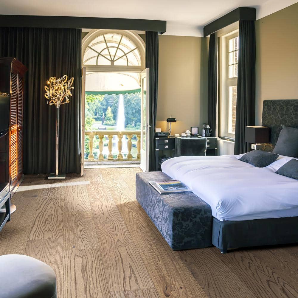 MSI Beverly Mill White Oak XXL 5/8 in. T x 9.45 in. W Tongue and Groove Engineered Hardwood Flooring (34.10 sq. ft./case)