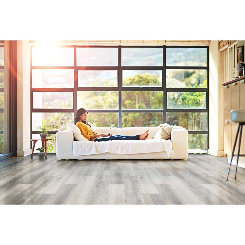 Big Bear Oak 0.27 in. T x 1.77 in. W x 94 in. L T-Moulding