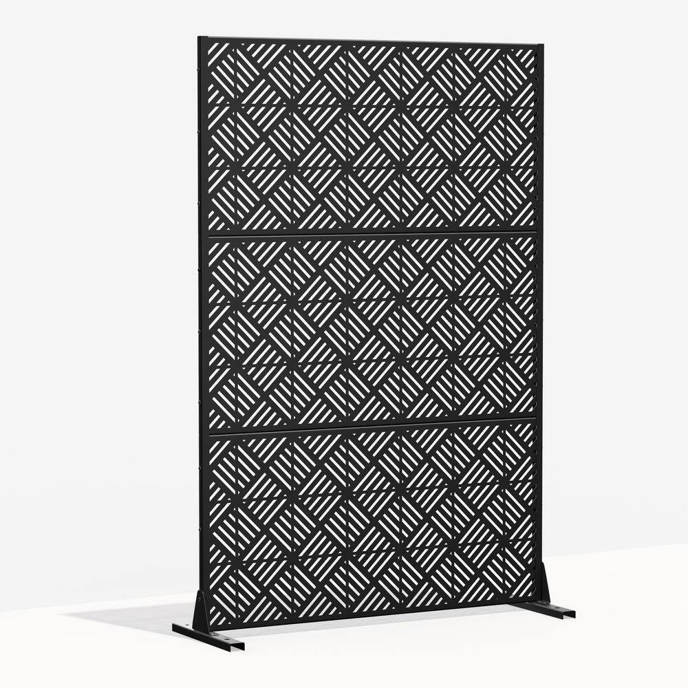Cadeninc 3.92 ft. x 6 ft. Freestanding Metal Privacy Screen - Black