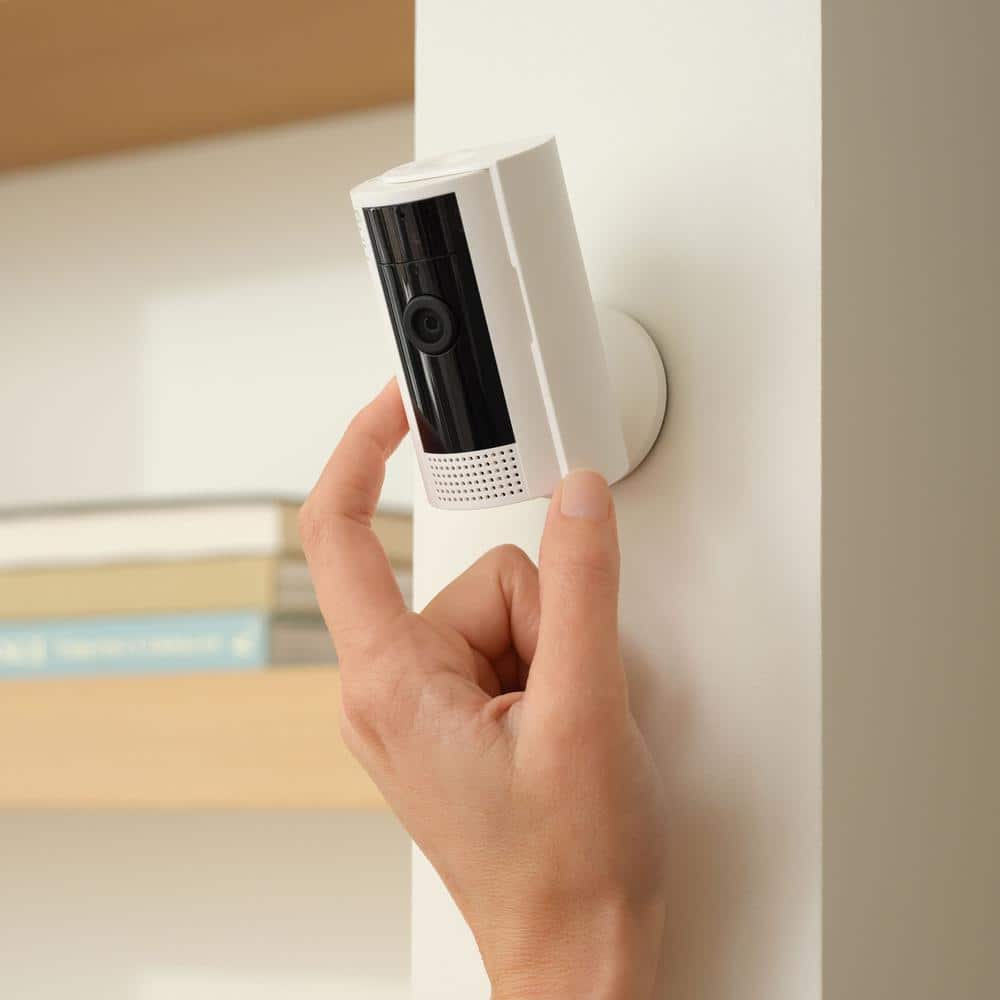 Ring Indoor Cam (2nd Gen) - Plug-In Smart Security Wifi Video Camera, with Included Privacy Cover, Night Vision, Black