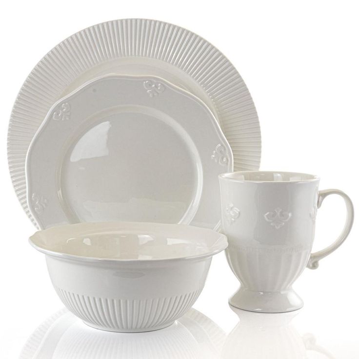 Scallop Crest 16-Piece Casual White Ceramic Dinnerware Set (Service for 4)
