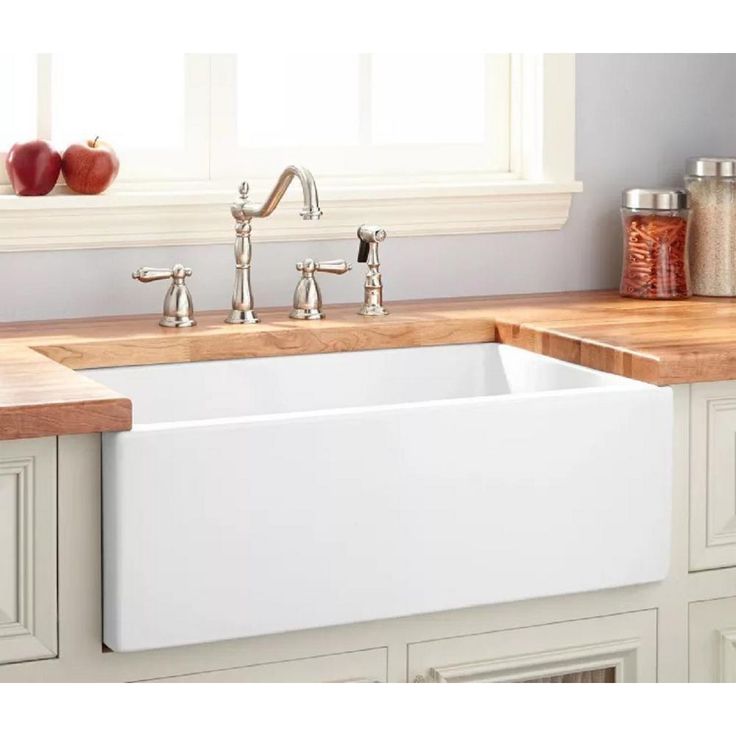 Farmhouse Apron Front Fireclay 33 in. x 18 in. x 10 in. Plain Single Bowl Kitchen Sink with Center Drain in White