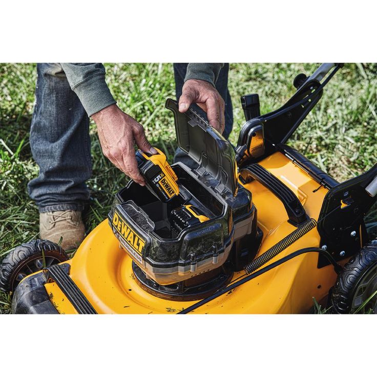 DEWALT 20 in. 20V MAX Lithium Ion Cordless Battery Walk Behind Push Lawn Mower with (4) 5.0Ah Batteries and Charger Included