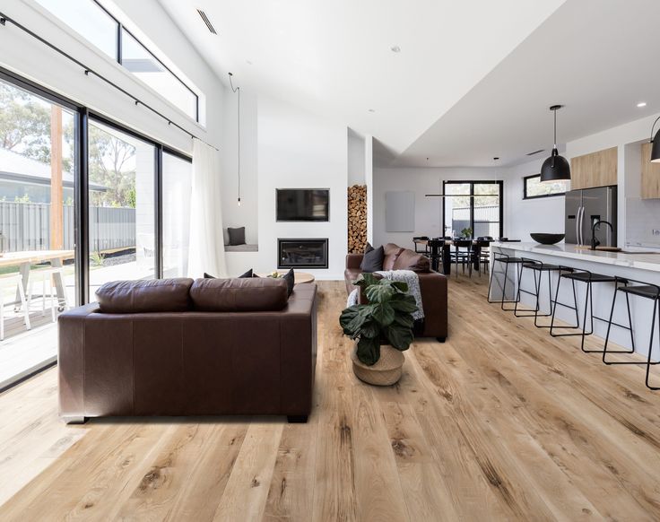 CALI Longboards Seaboard Oak 20-mil x 9-in W x 70-in L Waterproof Interlocking Luxury Vinyl Plank Flooring
