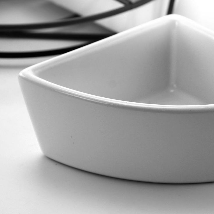 Gracious Dining 5-Piece White Ceramic 4-Section Tray Set with Metal Rack