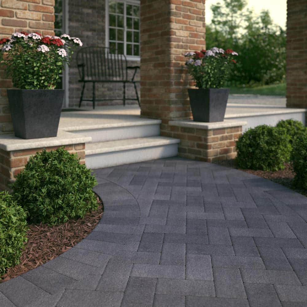 Pavestone Holland 45 mm 7.87 in. L x 3.94 in. W x 1.77 in. H Charcoal Concrete Paver (672-Piece/145 sq. ft./Pallet)