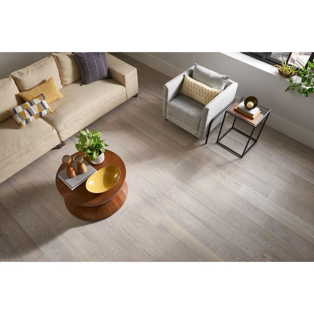 Pergo Defense+ Claremore Bay Oak 3/8 in. T x 7.5 in. W Click Lock Engineered Hardwood Flooring (1104.3 sq.ft./pallet)