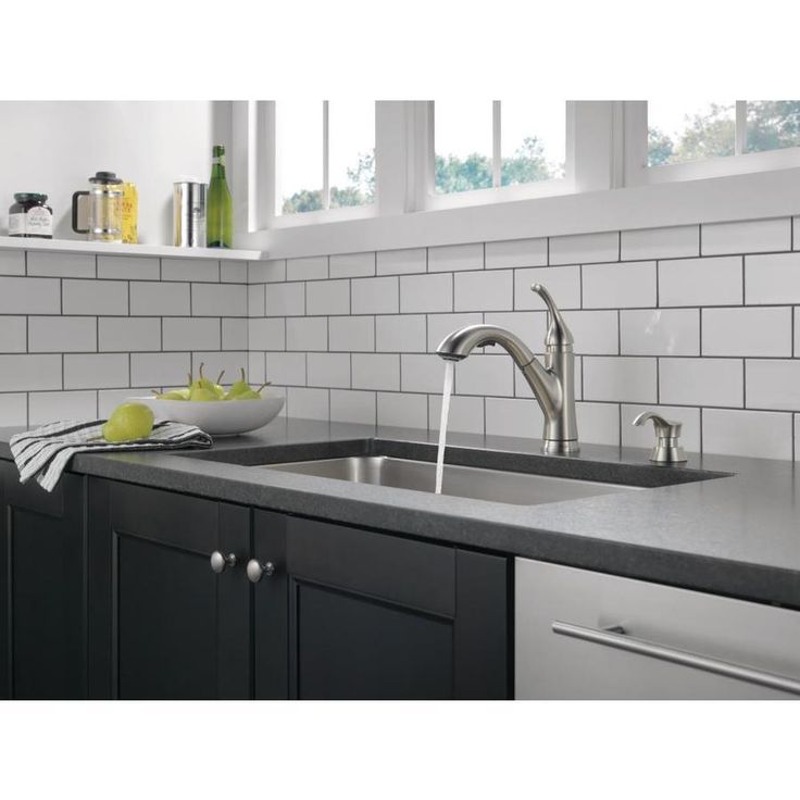 Delta Kessler Stainless 1-Handle Deck-Mount Pull-Out Handle Kitchen Faucet (Deck Plate Included)