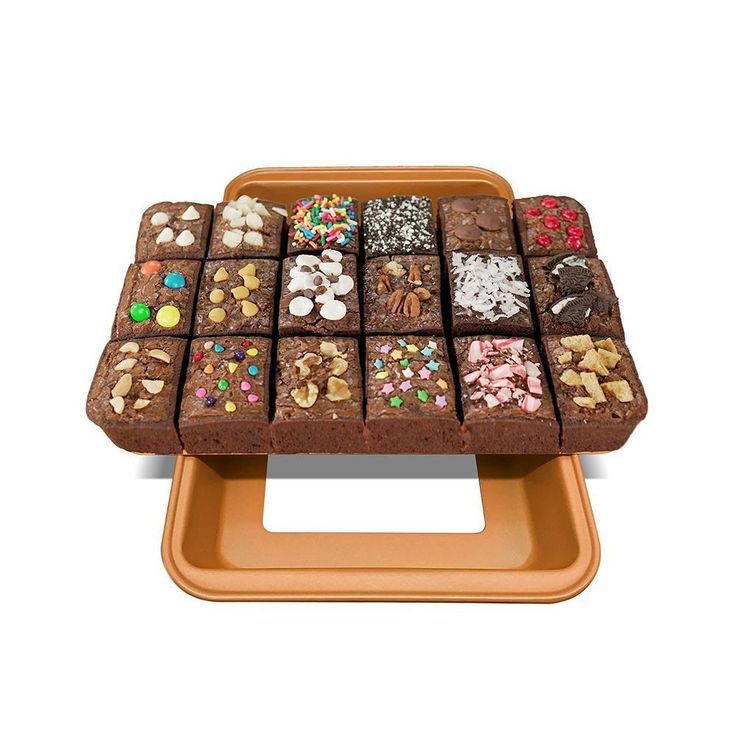 Brooklyn Brownie Non-Stick Baking Pan with Built-in Slicer (18-Brownies Capacity)