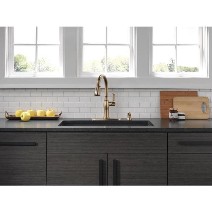 Delta Valdosta Champagne Bronze 1-Handle Deck-Mount Pull-Down Handle Kitchen Faucet (Deck Plate Included)
