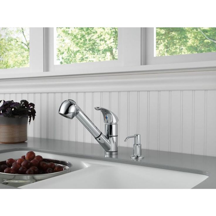 Peerless Chrome 1-Handle Deck-Mount Pull-Out Handle Kitchen Faucet (Deck Plate Included)