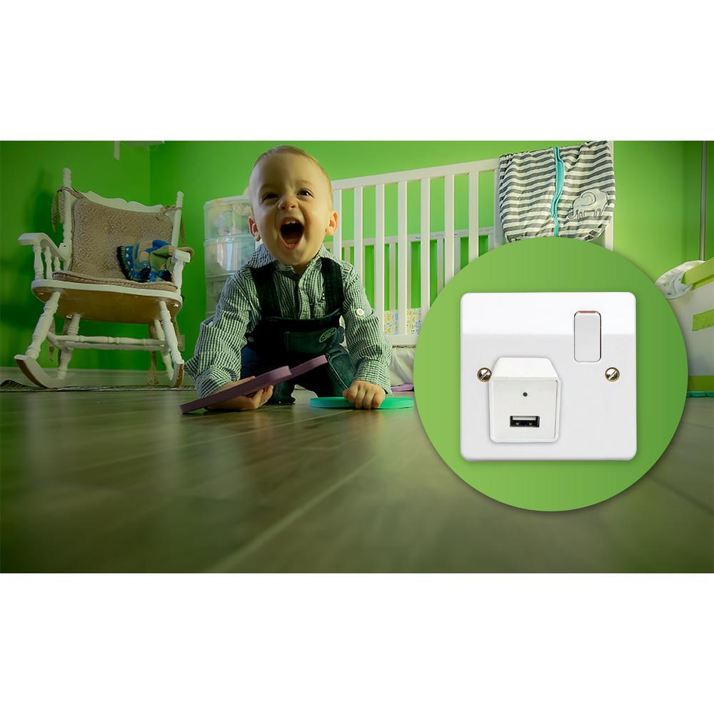 LizaCam USB Wall Plug with Hidden IP Camera - Super Arbor