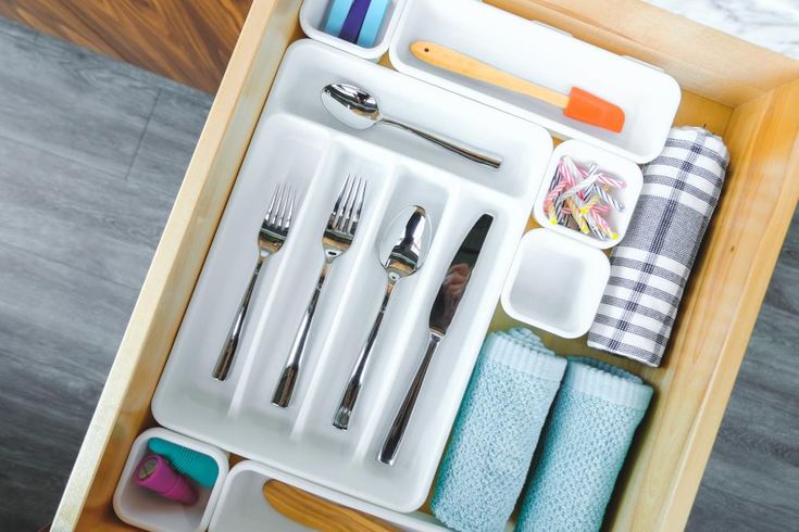 Style Selections 12.9-in x 9-in Plastic Multi-Use Insert Drawer Organizer