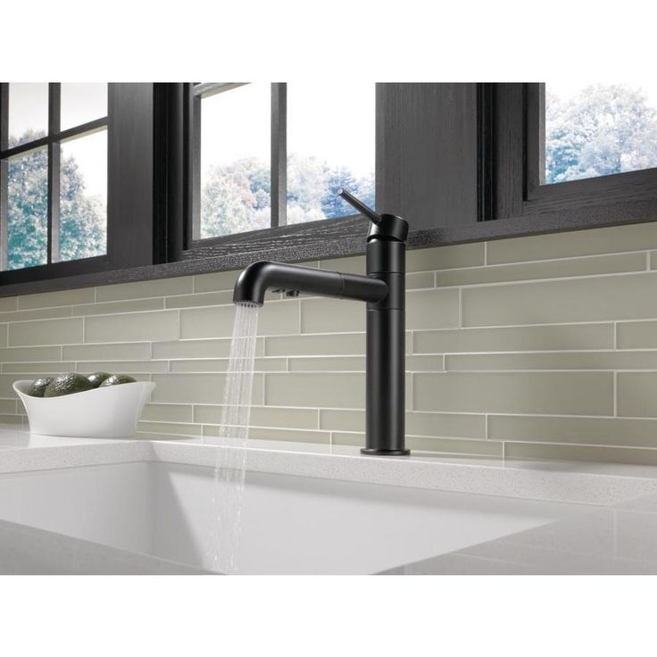 Delta Trinsic Matte Black 1-Handle Deck-Mount Pull-Out Handle Kitchen Faucet