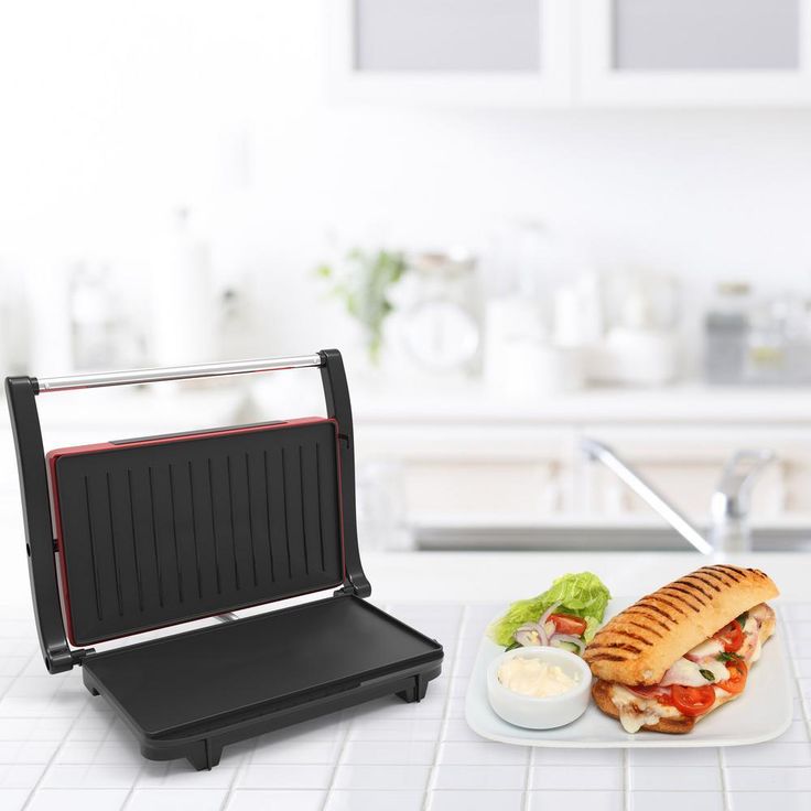 760 W Red Non-Stick Panini Press