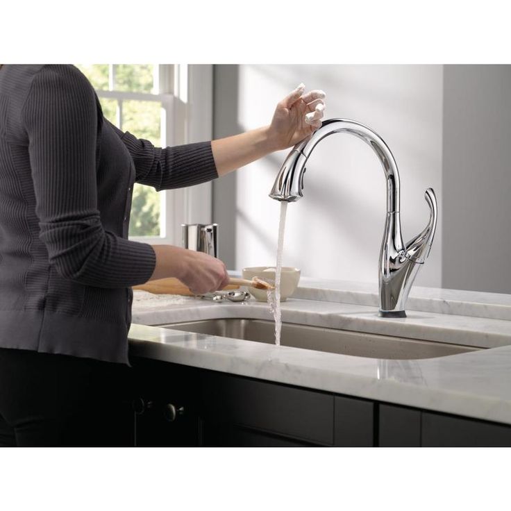Delta Addison Touch2O Chrome 1-Handle Deck-Mount Pull-Down Touch Kitchen Faucet (Deck Plate Included)