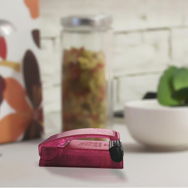 Red and Blue Handheld Vacuum Sealer Set (2-Pack)