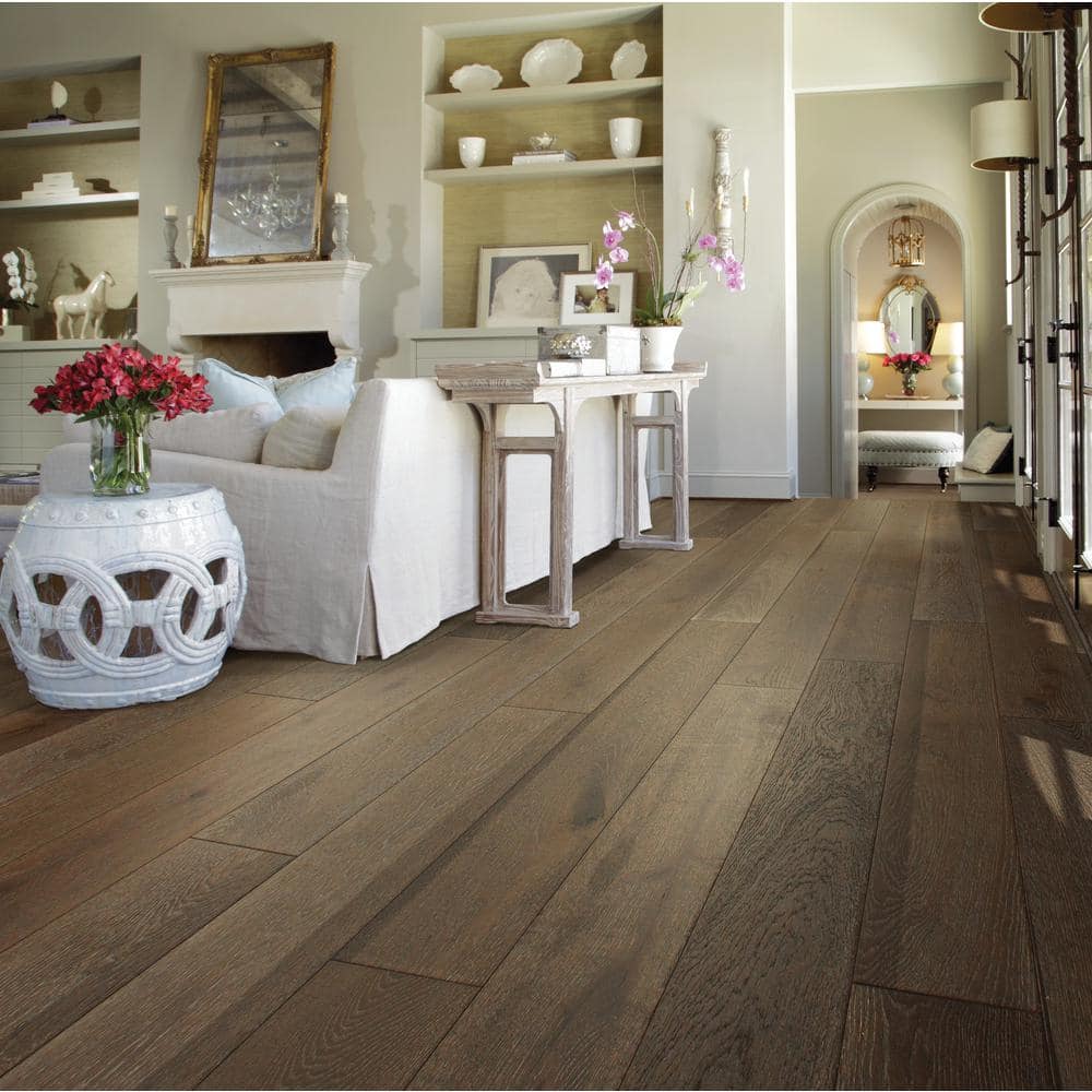 Shaw Richmond Earthen White Oak 9/16 in. T X 7.5 in. W Tongue and Groove Engineered Hardwood Flooring (31.09 sq.ft./case)