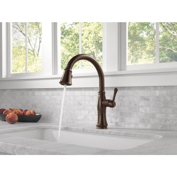 Delta Cassidy Venetian Bronze 1-Handle Deck-Mount Pull-Down Handle Kitchen Faucet