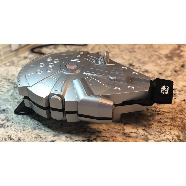 Deluxe Silver Millennium Falcon Waffle Maker