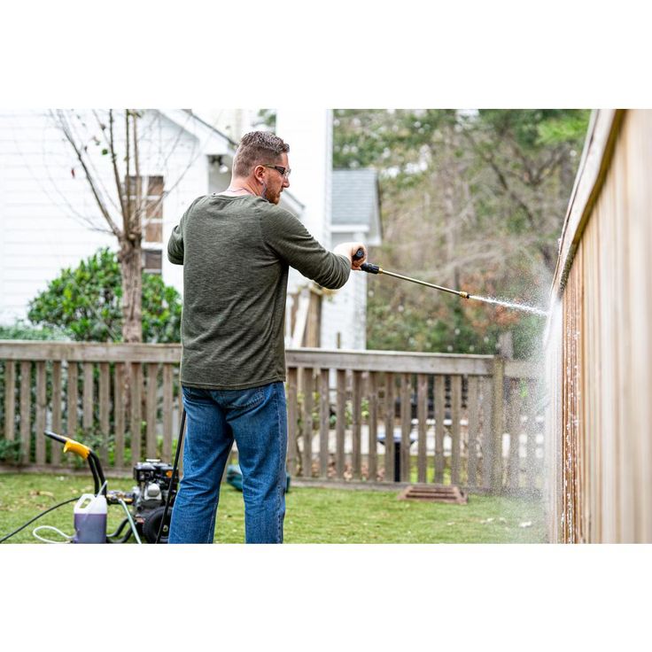DEWALT 3600 PSI at 2.5 GPM Honda GX200 with AAA Triplex Pump Cold Water Professional Gas Pressure Washer