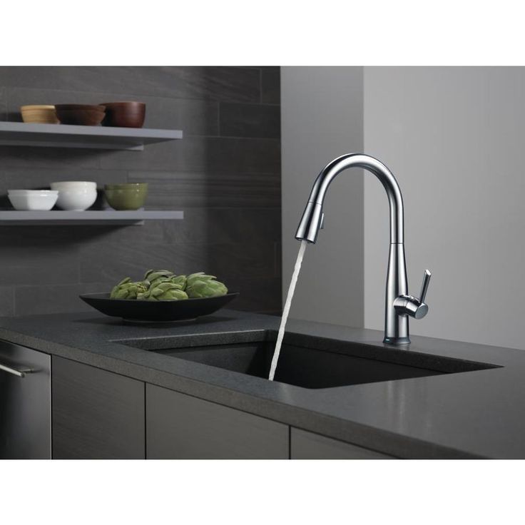 Delta Essa Touch2O Arctic Stainless 1-Handle Deck-Mount Pull-Down Touch Kitchen Faucet (Deck Plate Included)