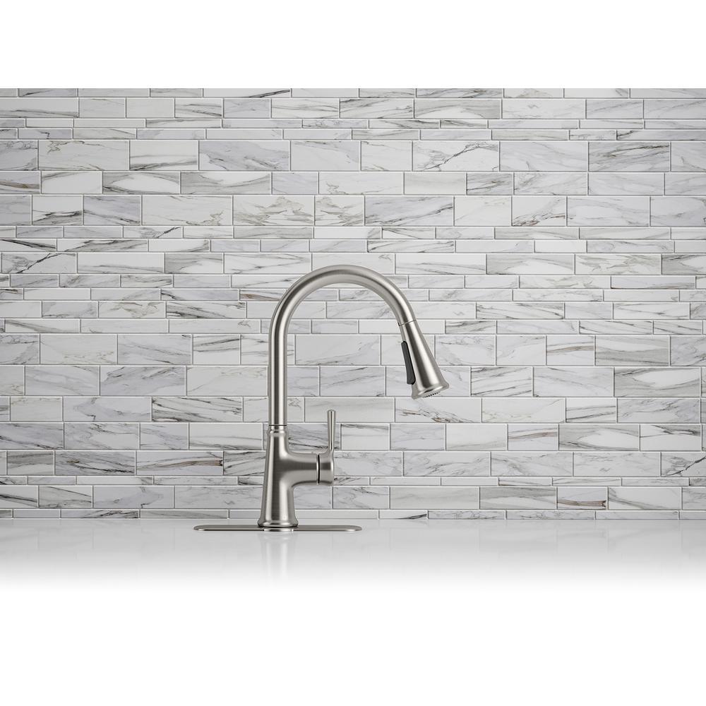 Tyne Single-Handle Pull-Down Sprayer Kitchen Faucet in Vibrant Stainless - Super Arbor