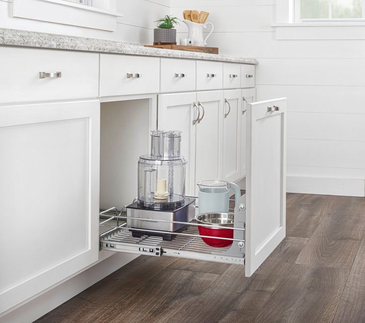 Rev-A-Shelf 20.5-in W x 19-in H 1-Tier Pull Out Metal Basket