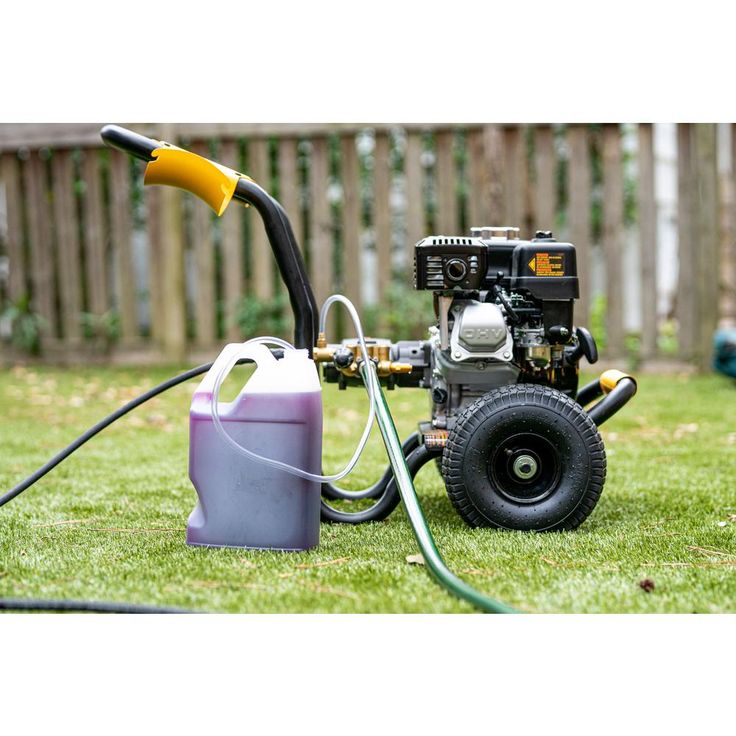 DEWALT 3600 PSI at 2.5 GPM Honda GX200 with AAA Triplex Pump Cold Water Professional Gas Pressure Washer